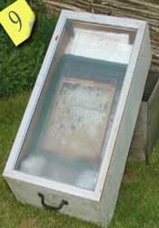 Solar honey extractor