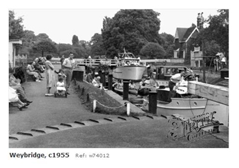 Weybridge Town Lock 1955